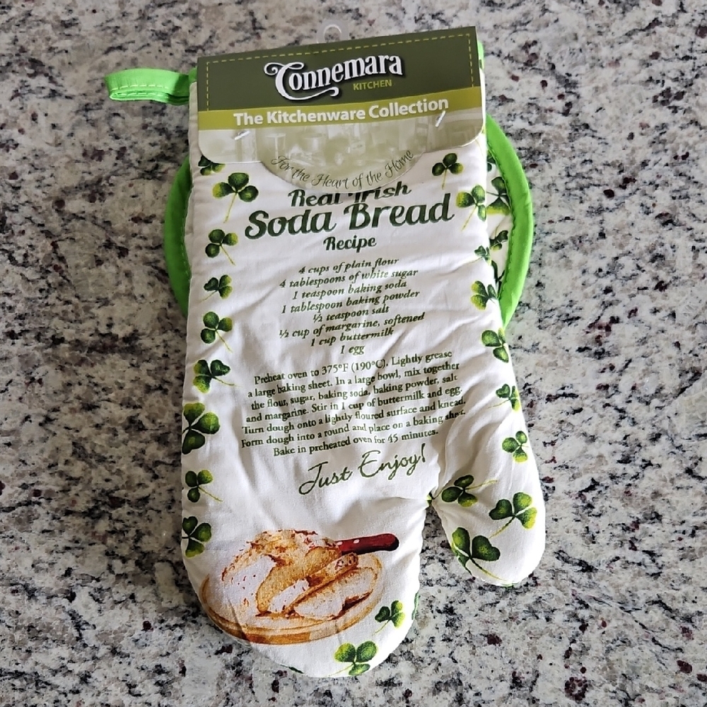 Connemara Kitchen Irish Soda Bread Oven Mitt and Pot Holder